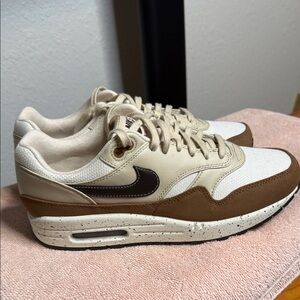 Nike Air Max 1 ‘87 Velvet Brown/Sail/Light British Tan/Sandddrift Sneakers